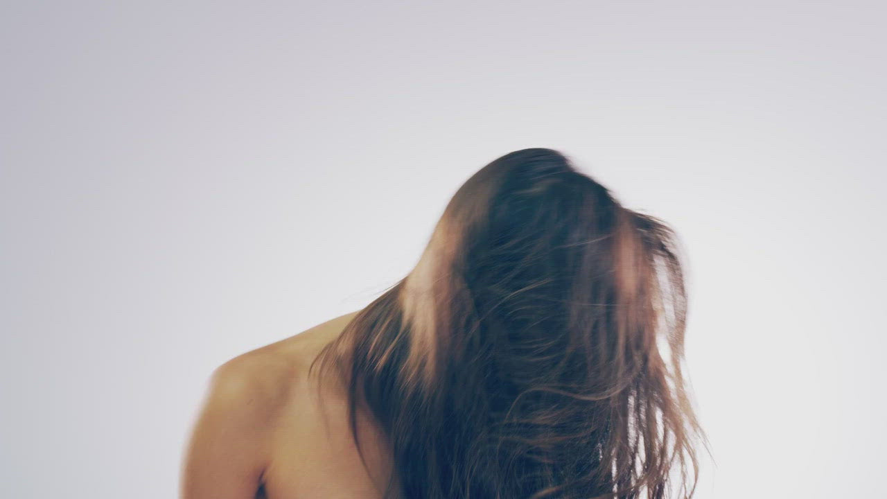 Load video: Professional hairdresser using Areen1 products in salon  | areen1